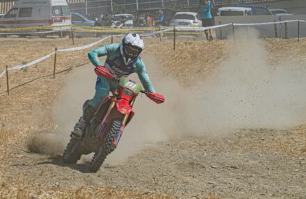 Round 4 Assoluti d'Italia in Pianello Val Tidone: Bernardini returns to racing, both he and Oldrati reach the podium. Ahlin and Corsi impress. Discover the gallery