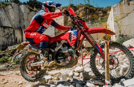 Strong performance and tough conditions at the EnduroGP opener in Custonaci, Sicily. Discover the full photo gallery.