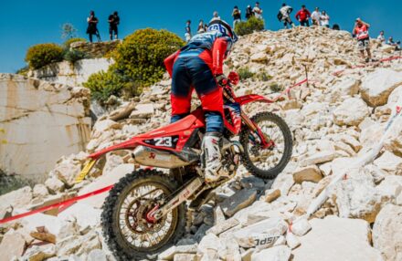 Strong performance and tough conditions at the EnduroGP opener in Custonaci, Sicily. Discover the full photo gallery.