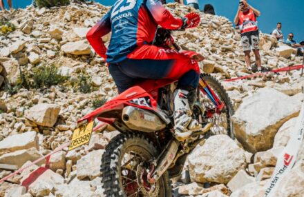Strong performance and tough conditions at the EnduroGP opener in Custonaci, Sicily. Discover the full photo gallery.