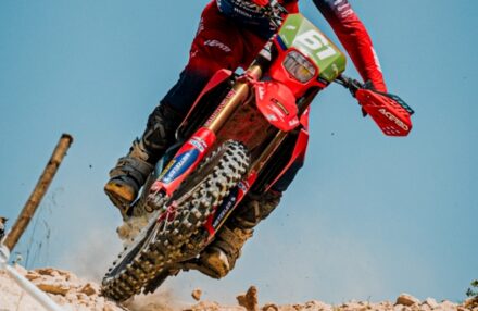 Strong performance and tough conditions at the EnduroGP opener in Custonaci, Sicily. Discover the full photo gallery.
