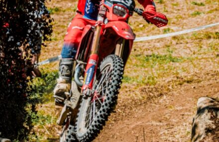 Strong performance and tough conditions at the EnduroGP opener in Custonaci, Sicily. Discover the full photo gallery.