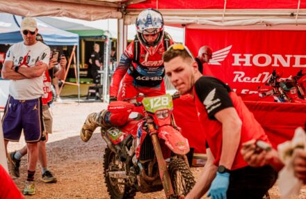 Strong performance and tough conditions at the EnduroGP opener in Custonaci, Sicily. Discover the full photo gallery.