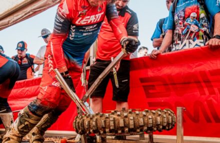 Strong performance and tough conditions at the EnduroGP opener in Custonaci, Sicily. Discover the full photo gallery.