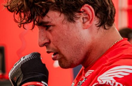 Strong performance and tough conditions at the EnduroGP opener in Custonaci, Sicily. Discover the full photo gallery.