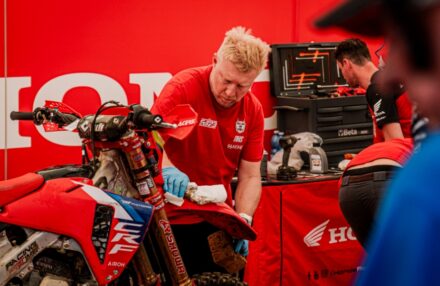 Strong performance and tough conditions at the EnduroGP opener in Custonaci, Sicily. Discover the full photo gallery.