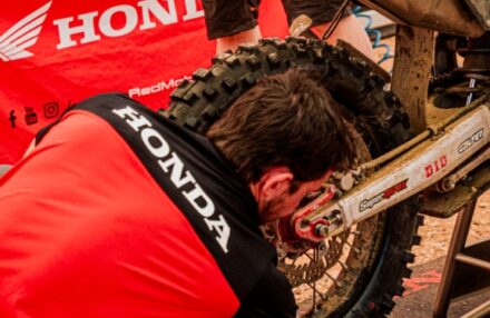 Strong performance and tough conditions at the EnduroGP opener in Custonaci, Sicily. Discover the full photo gallery.