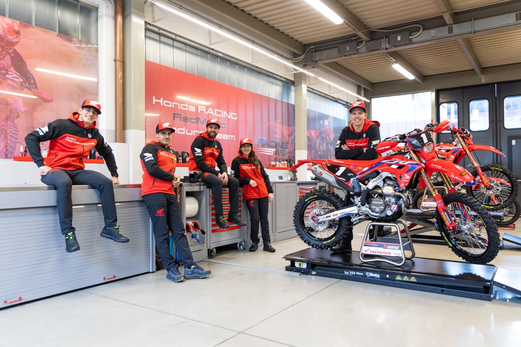 Honda RedMoto Racing_line-up