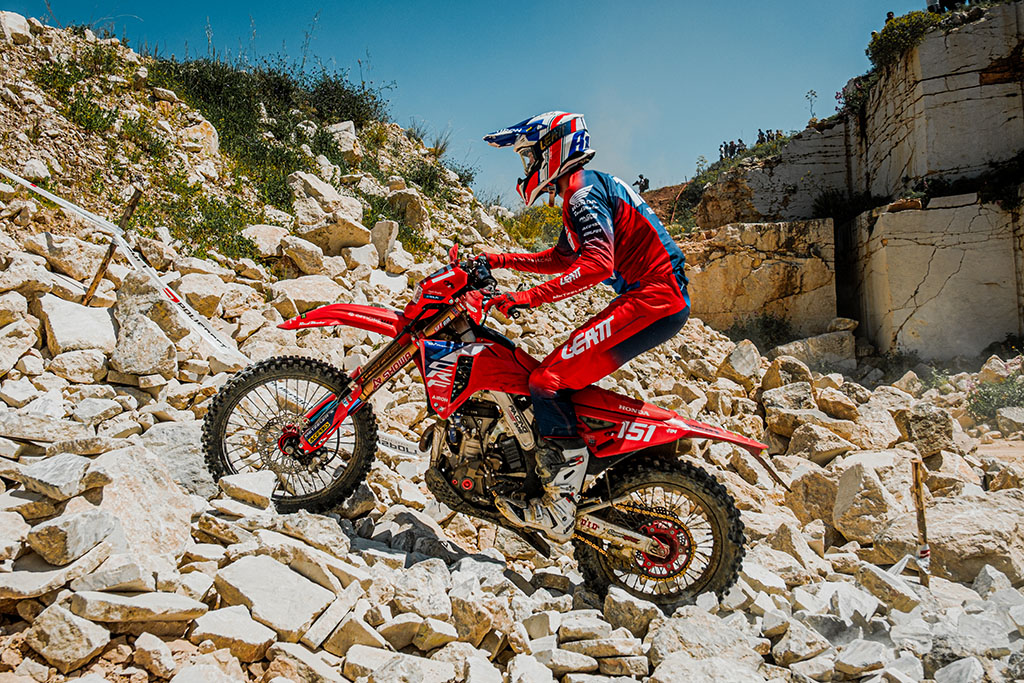 Strong performance and tough conditions at the EnduroGP opener in Custonaci, Sicily. Discover the full photo gallery.