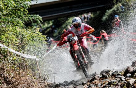 Discover the photo gallery of the EnduroGP Italy 2025 in Boario Terme with the Honda RedMoto Racing World Enduro Team in action. All the pictures...