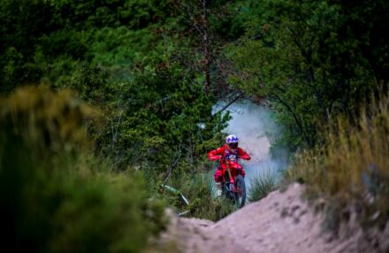 Honda Racing RedMoto Enduro Team concludes the 2025 Enduro Italian Championship with two Vice-Champion titles, thanks to standout performances by Manolo Morettini and Samuele Bernardini in a thrilling season finale.
