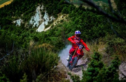 Honda Racing RedMoto Enduro Team concludes the 2025 Enduro Italian Championship with two Vice-Champion titles, thanks to standout performances by Manolo Morettini and Samuele Bernardini in a thrilling season finale.