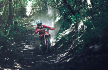Honda Racing RedMoto Enduro Team concludes the 2025 Enduro Italian Championship with two Vice-Champion titles, thanks to standout performances by Manolo Morettini and Samuele Bernardini in a thrilling season finale.