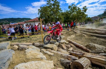 Honda Racing RedMoto Enduro Team concludes the 2025 Enduro Italian Championship with two Vice-Champion titles, thanks to standout performances by Manolo Morettini and Samuele Bernardini in a thrilling season finale.