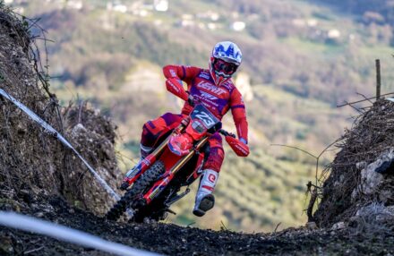 Podium finishes for Holcombe, Bernardini, and Morettini at the 2025 Assoluti d’Italia opener. Explore our gallery of Honda Racing RedMoto Enduro Team in action!