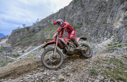 Podium finishes for Holcombe, Bernardini, and Morettini at the 2025 Assoluti d’Italia opener. Explore our gallery of Honda Racing RedMoto Enduro Team in action!