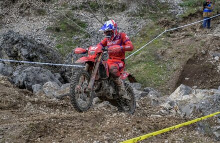 Podium finishes for Holcombe, Bernardini, and Morettini at the 2025 Assoluti d’Italia opener. Explore our gallery of Honda Racing RedMoto Enduro Team in action!