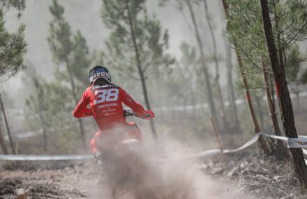 Discover the photo gallery of the EnduroGP Portugal 2025 in Vila de Rei with the Honda RedMoto Racing World Enduro Team in action