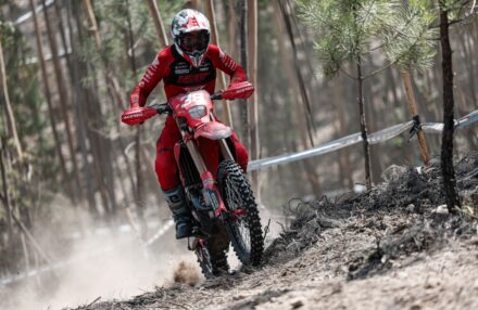 Discover the photo gallery of the EnduroGP Portugal 2025 in Vila de Rei with the Honda RedMoto Racing World Enduro Team in action