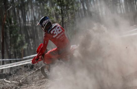 Discover the photo gallery of the EnduroGP Portugal 2025 in Vila de Rei with the Honda RedMoto Racing World Enduro Team in action