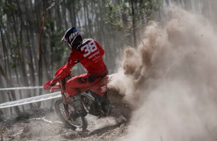 Discover the photo gallery of the EnduroGP Portugal 2025 in Vila de Rei with the Honda RedMoto Racing World Enduro Team in action