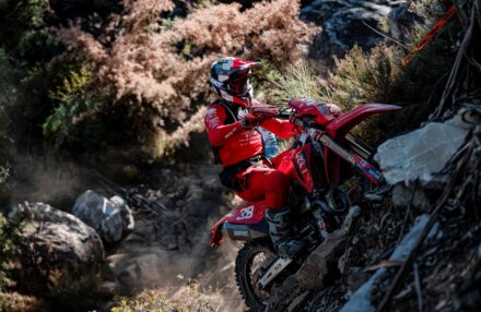 Discover the photo gallery of the EnduroGP Portugal 2025 in Vila de Rei with the Honda RedMoto Racing World Enduro Team in action