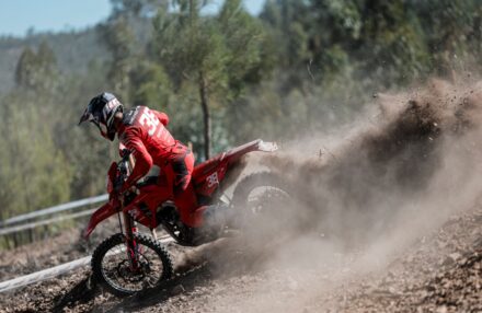 Discover the photo gallery of the EnduroGP Portugal 2025 in Vila de Rei with the Honda RedMoto Racing World Enduro Team in action