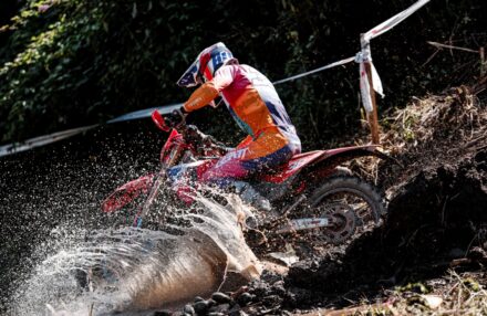 Discover the photo gallery of the EnduroGP Italy 2025 in Boario Terme with the Honda RedMoto Racing World Enduro Team in action. All the pictures...