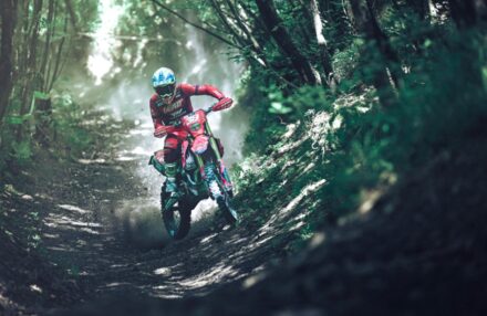 Honda Racing RedMoto Enduro Team concludes the 2025 Enduro Italian Championship with two Vice-Champion titles, thanks to standout performances by Manolo Morettini and Samuele Bernardini in a thrilling season finale.