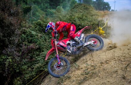 Honda Racing RedMoto Enduro Team concludes the 2025 Enduro Italian Championship with two Vice-Champion titles, thanks to standout performances by Manolo Morettini and Samuele Bernardini in a thrilling season finale.