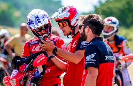 Honda Racing RedMoto Enduro Team concludes the 2025 Enduro Italian Championship with two Vice-Champion titles, thanks to standout performances by Manolo Morettini and Samuele Bernardini in a thrilling season finale.