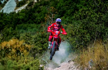 Honda Racing RedMoto Enduro Team concludes the 2025 Enduro Italian Championship with two Vice-Champion titles, thanks to standout performances by Manolo Morettini and Samuele Bernardini in a thrilling season finale.