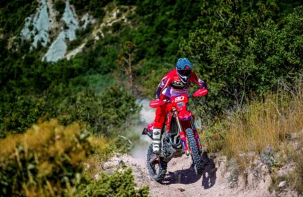 Honda Racing RedMoto Enduro Team concludes the 2025 Enduro Italian Championship with two Vice-Champion titles, thanks to standout performances by Manolo Morettini and Samuele Bernardini in a thrilling season finale.