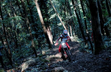 Discover the photo gallery of the EnduroGP Italy 2025 in Boario Terme with the Honda RedMoto Racing World Enduro Team in action. All the pictures...