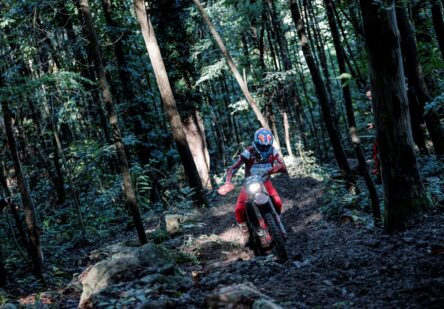 Discover the photo gallery of the EnduroGP Italy 2025 in Boario Terme with the Honda RedMoto Racing World Enduro Team in action. All the pictures...