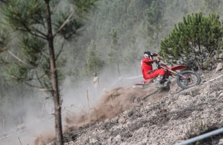 Discover the photo gallery of the EnduroGP Portugal 2025 in Vila de Rei with the Honda RedMoto Racing World Enduro Team in action