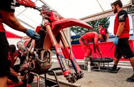 Discover the photo gallery of the EnduroGP Portugal 2025 in Vila de Rei with the Honda RedMoto Racing World Enduro Team in action