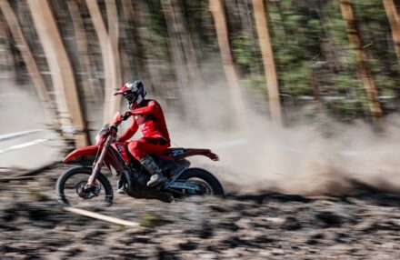 Discover the photo gallery of the EnduroGP Portugal 2025 in Vila de Rei with the Honda RedMoto Racing World Enduro Team in action
