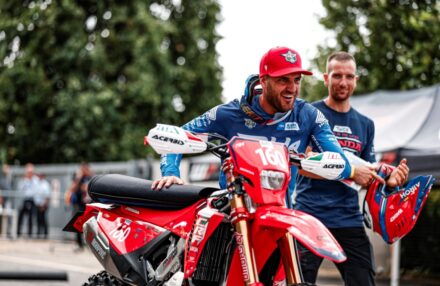 Discover the photo galleries of the Six Days Enduro 2025 in Bergamo: riders, action, and unforgettable moments from the world’s top event.